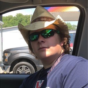 Meet your Posher, Ethan